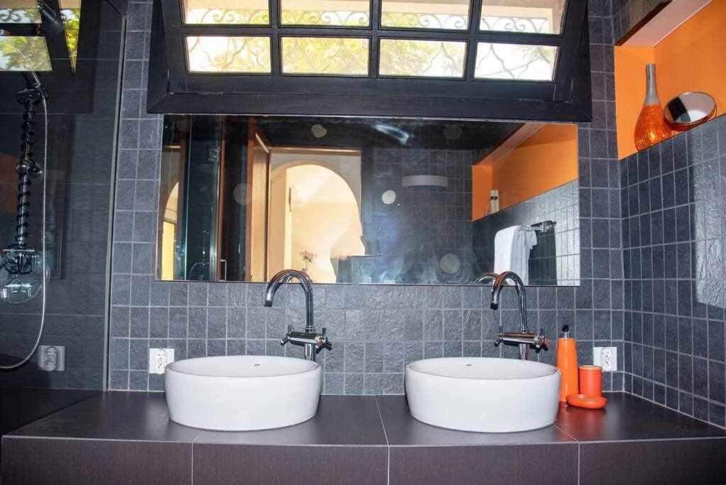 Aurora Mari Villa Your Dream Steps From The Ocean Shore 칼레타데푸스테 외부 사진