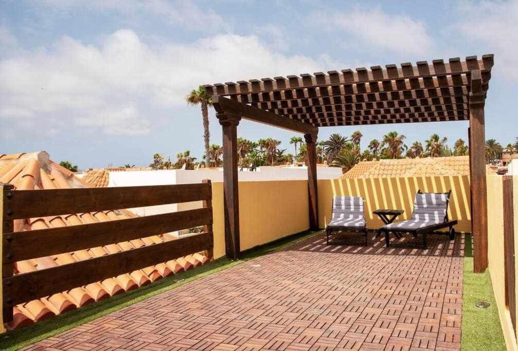 Aurora Mari Villa Your Dream Steps From The Ocean Shore 칼레타데푸스테 외부 사진